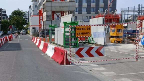 Barrières, cônes, panneaux : les clés pour sécuriser une zone de travaux