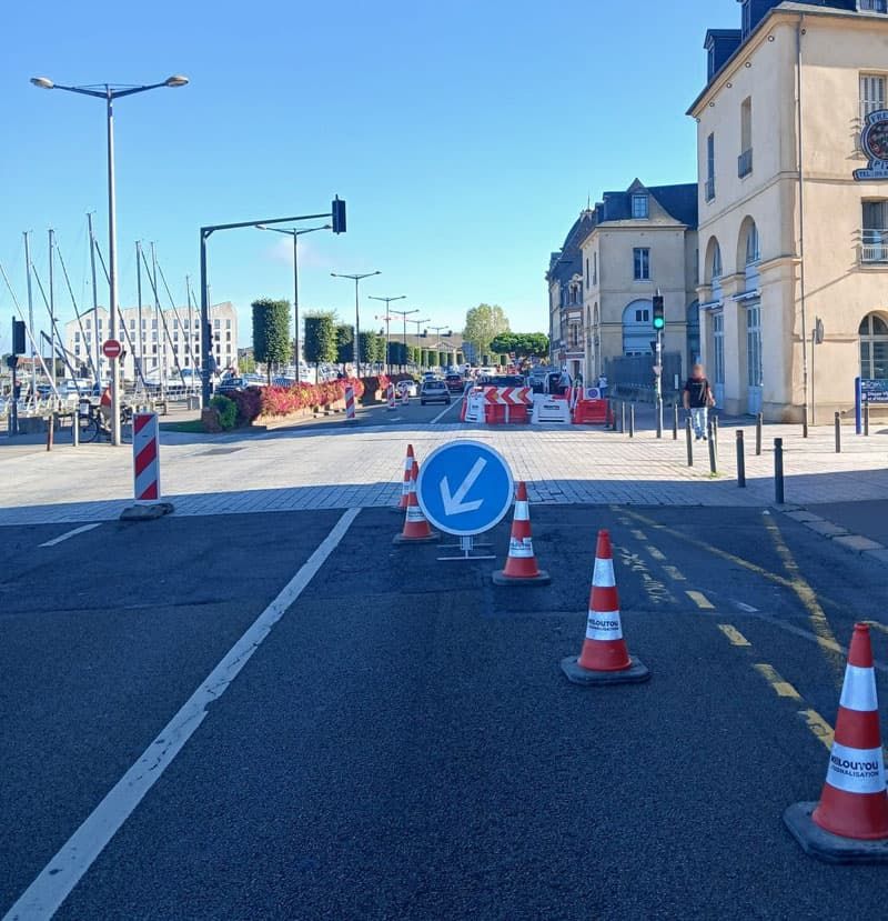 Sécurisation du trafic à l'aide de cône de chantier