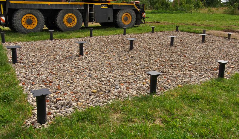 Fondation en pieux vissés pour bâtiment modulaire