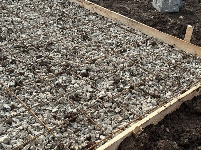 préparation du sol avant le coulage d'une dalle béton