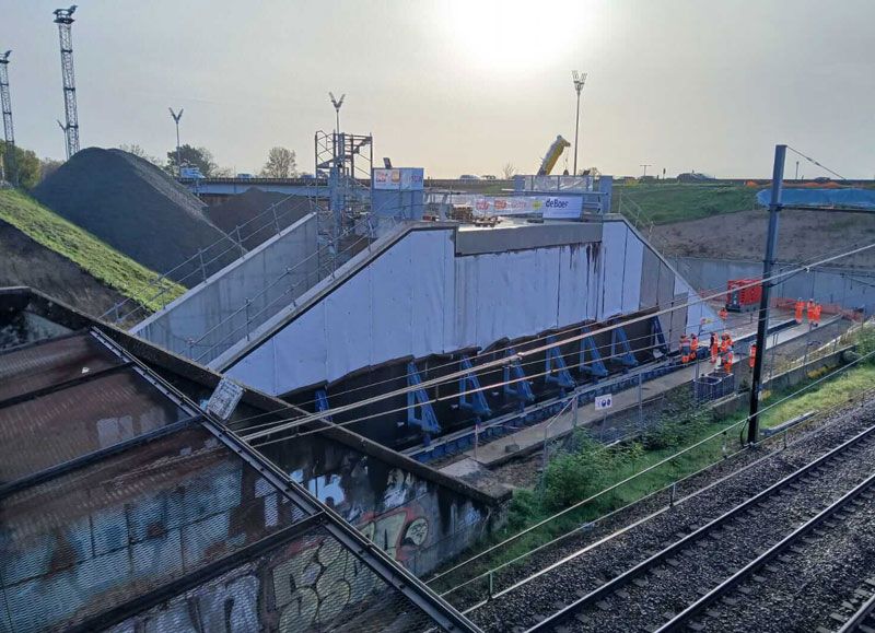 Ripage pont 1050 tonnes sur ponts lourds acier