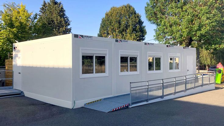 Rampe d'accès école préfabriquée